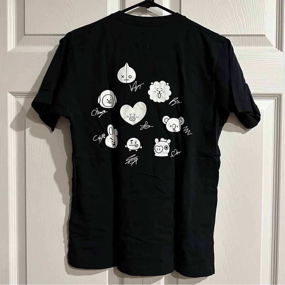 UT Uniqlo x BT21 BTS Shirt Adult Extra Small XS Graphic Tee Casual BTS kpop